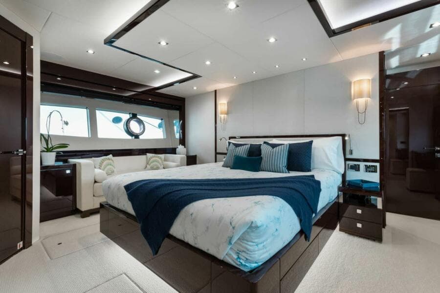 2018 Sunseeker 95 yacht - Photo 35
