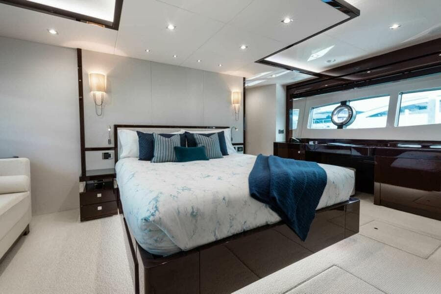 2018 Sunseeker 95 yacht - Photo 36