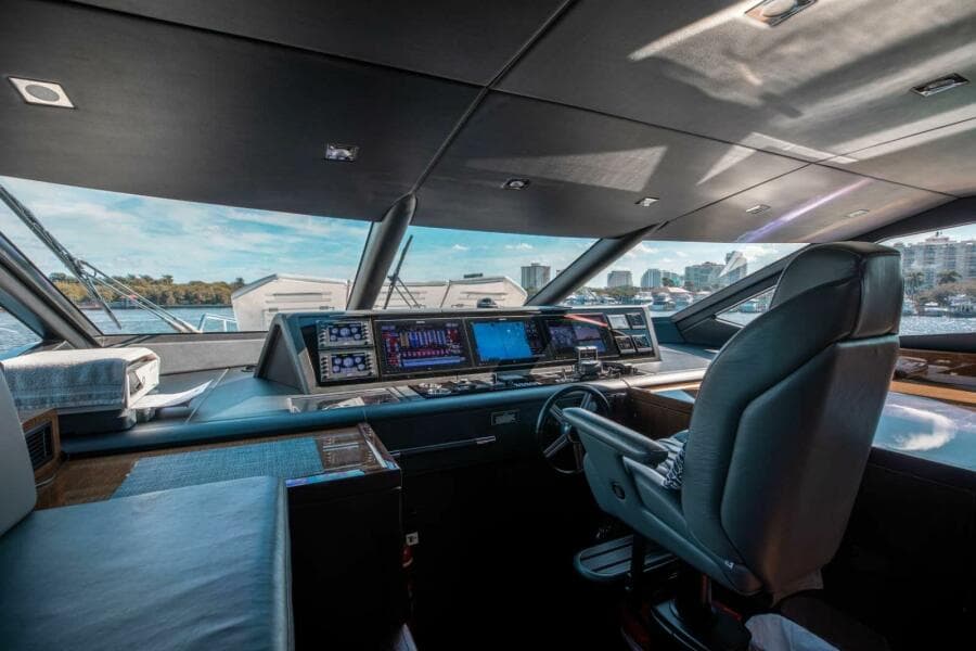 2018 Sunseeker 95 yacht - Photo 15