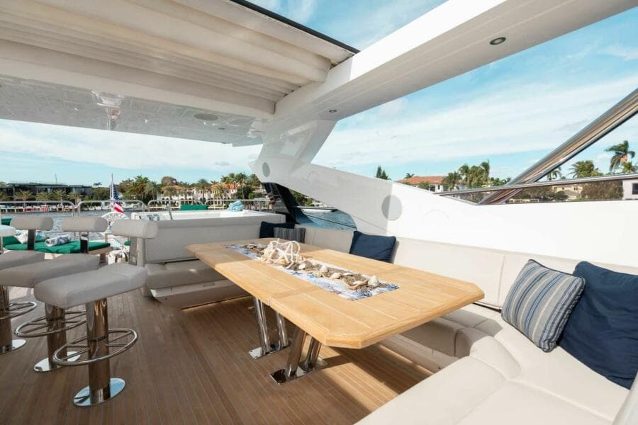 2018 Sunseeker 95 yacht - Photo 24