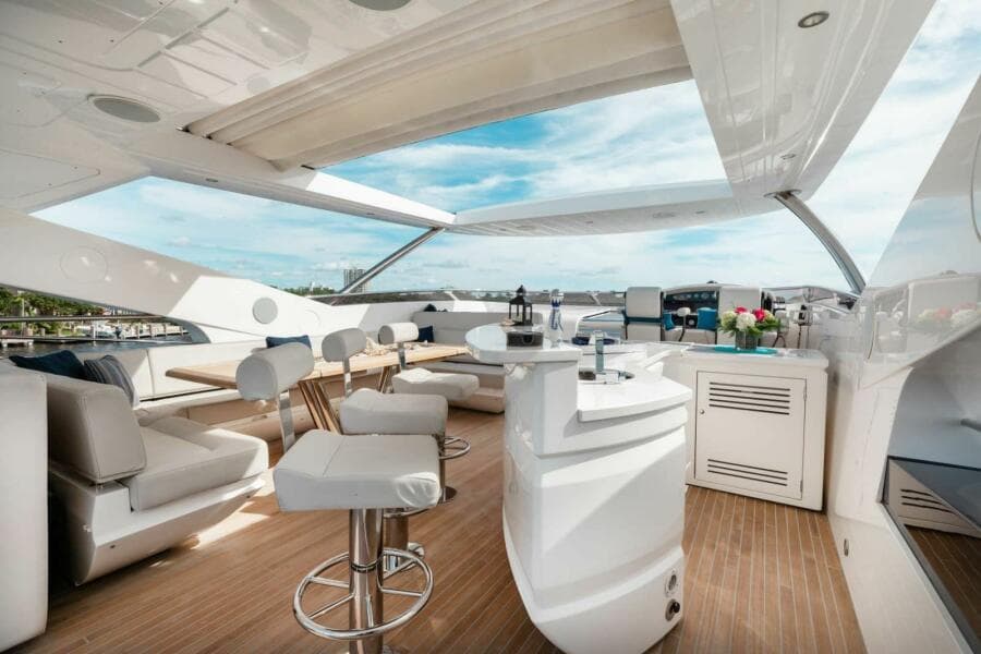 2018 Sunseeker 95 yacht - Photo 21