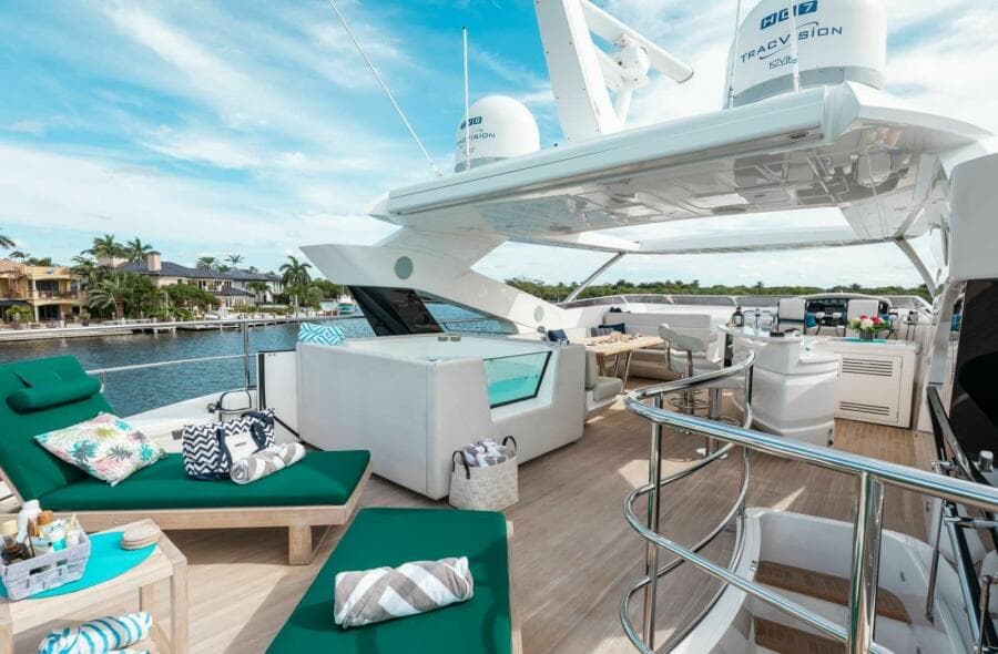 2018 Sunseeker 95 yacht - Photo 26