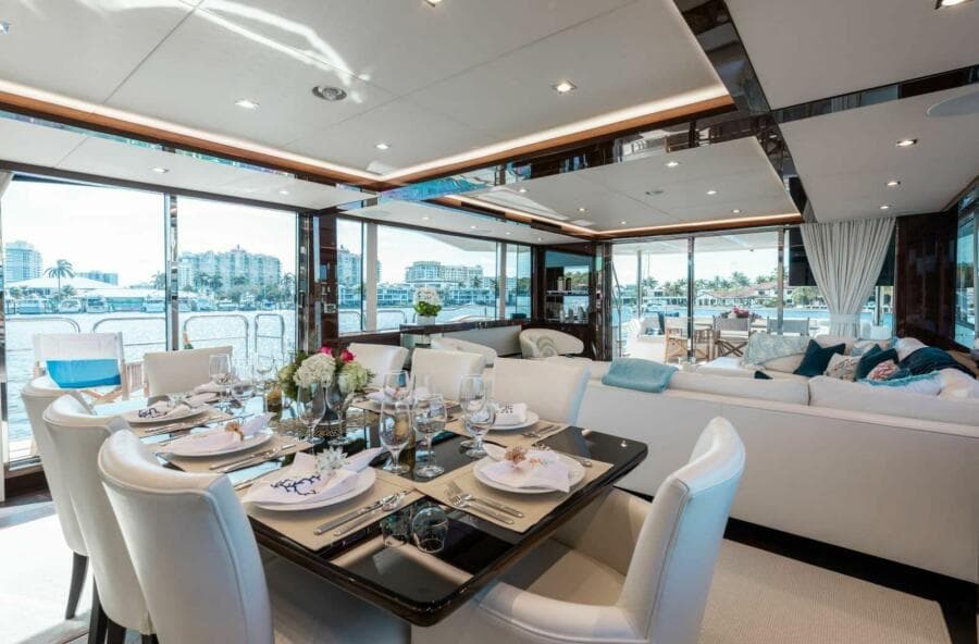 2018 Sunseeker 95 yacht - Photo 11
