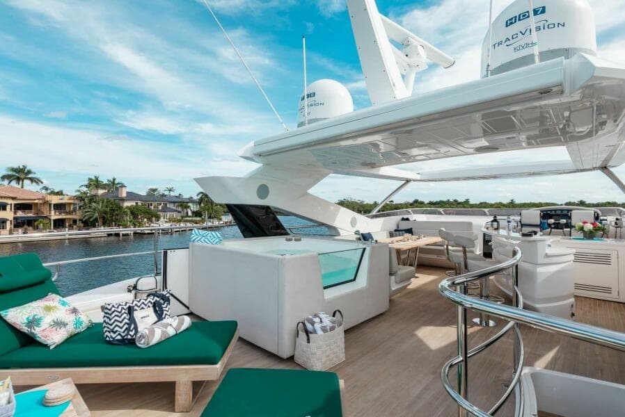 2018 Sunseeker 95 yacht - Photo 19