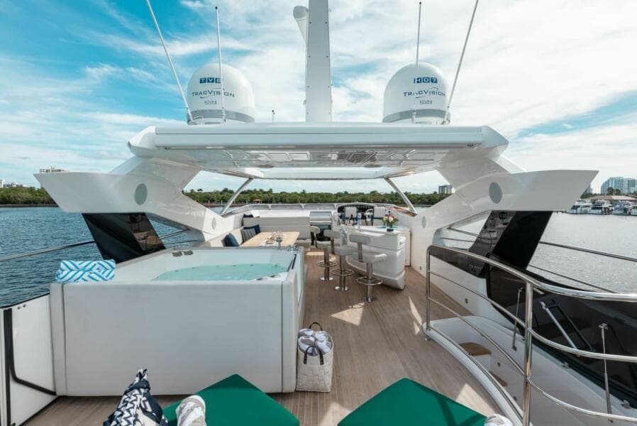 2018 Sunseeker 95 yacht - Photo 45