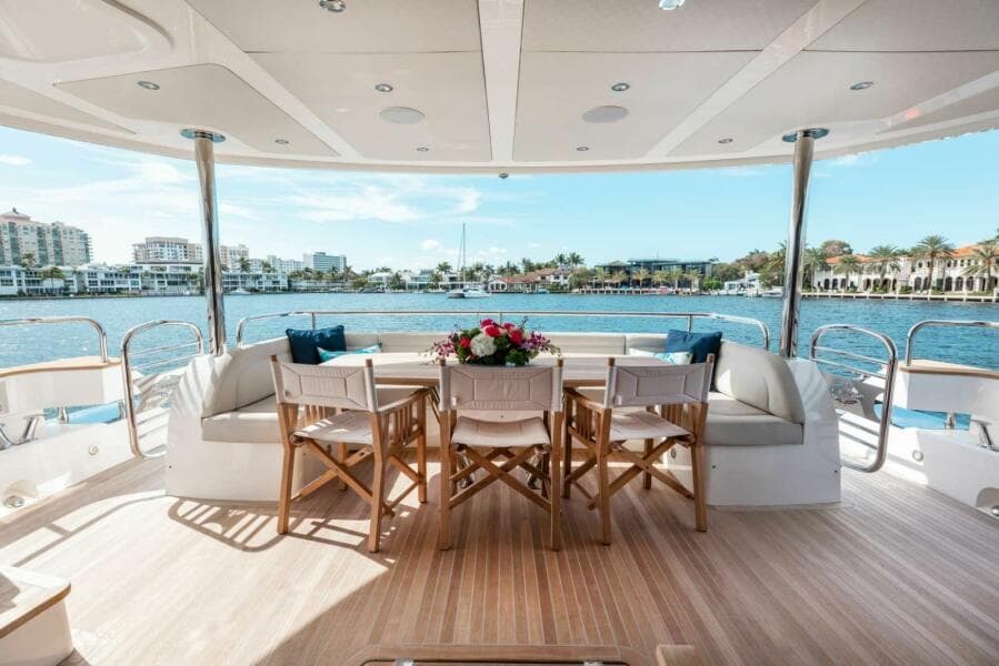2018 Sunseeker 95 yacht - Photo 5
