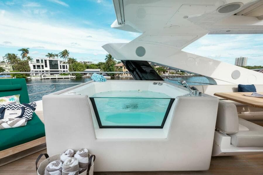 2018 Sunseeker 95 yacht - Photo 18