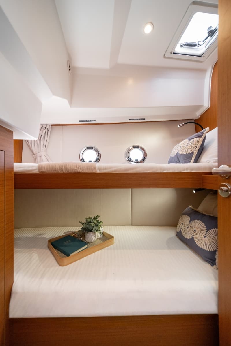 2027 Beneteau Swift Trawler 37 - Photo 13