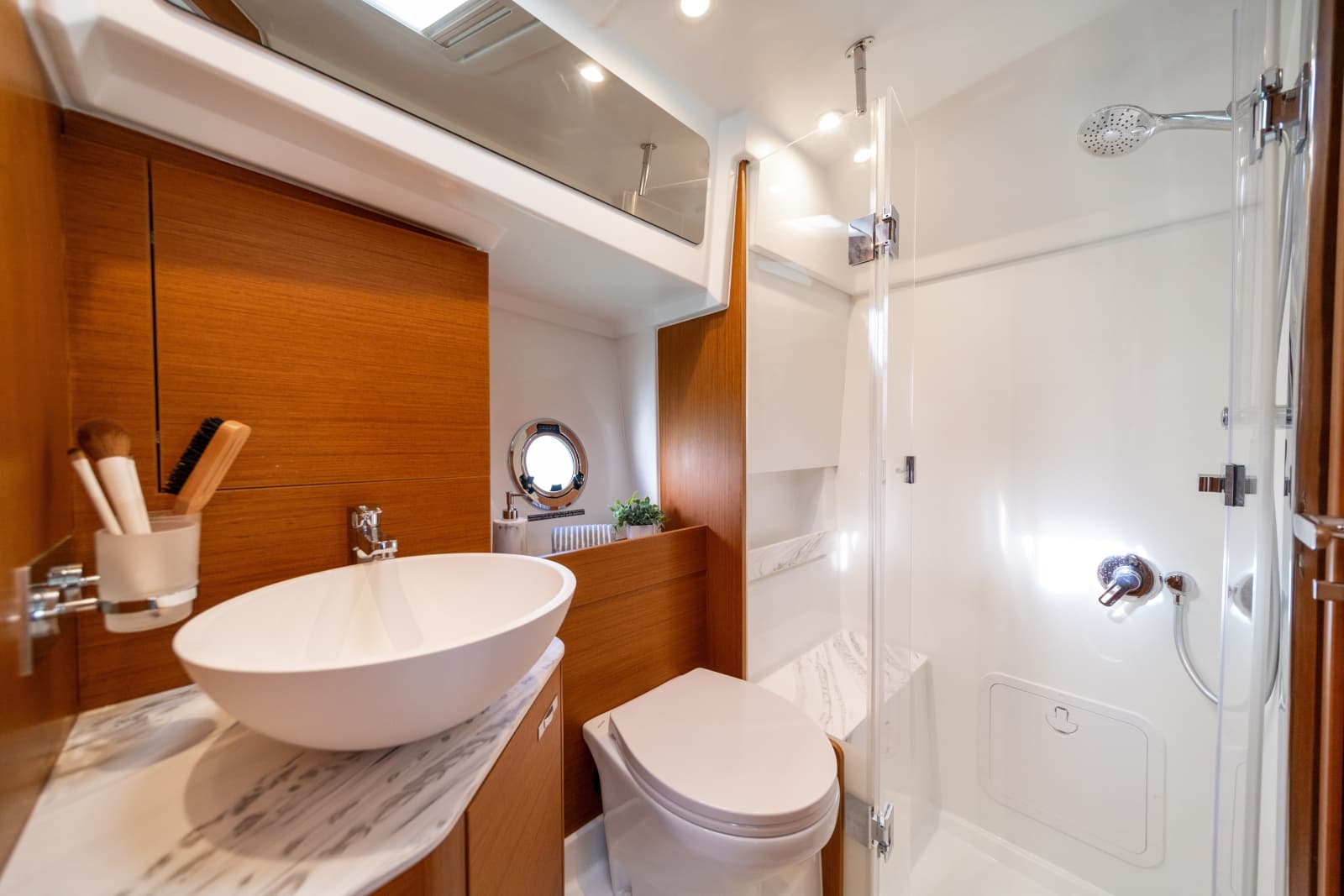 2027 Beneteau Swift Trawler 37 - Photo 12
