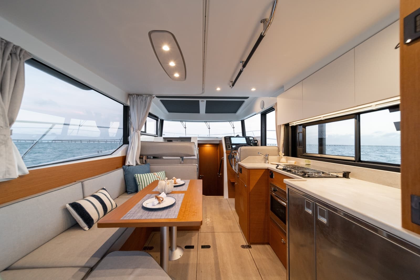 2027 Beneteau Swift Trawler 37 - Photo 6
