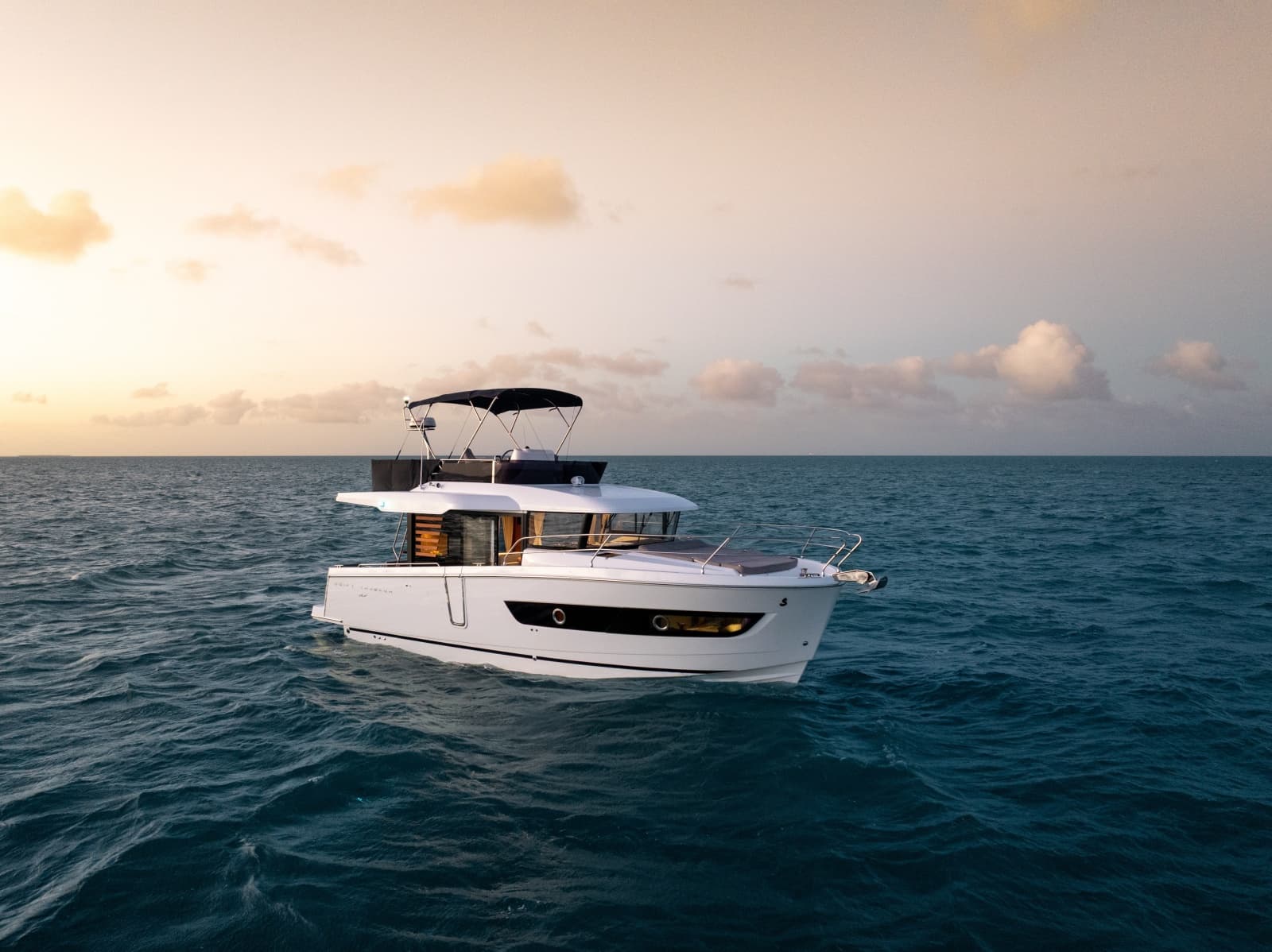 2027 Beneteau Swift Trawler 37 - Photo 26