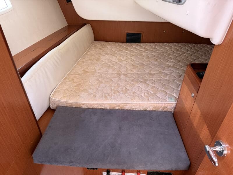 2010 Beneteau Oceanis 43