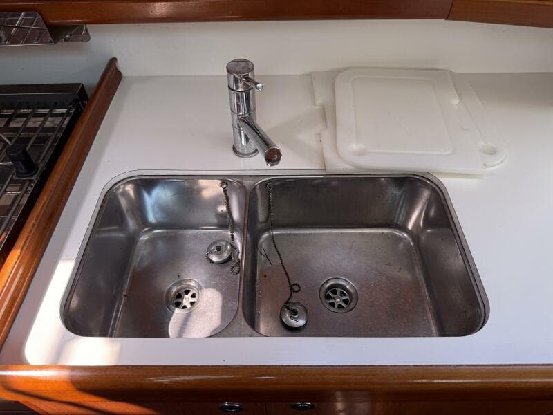 2010 Beneteau Oceanis 43