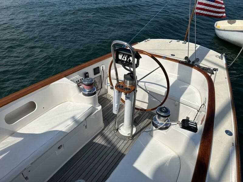 GALLUP, 2011 Alerion 33