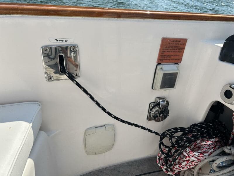 GALLUP, 2011 Alerion 33