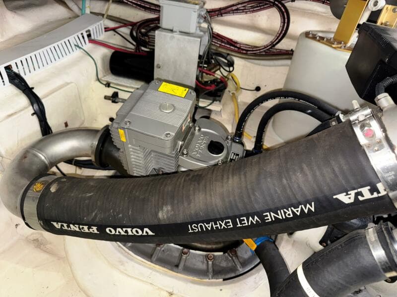 2014 Tiara Yachts 5800 Sovran