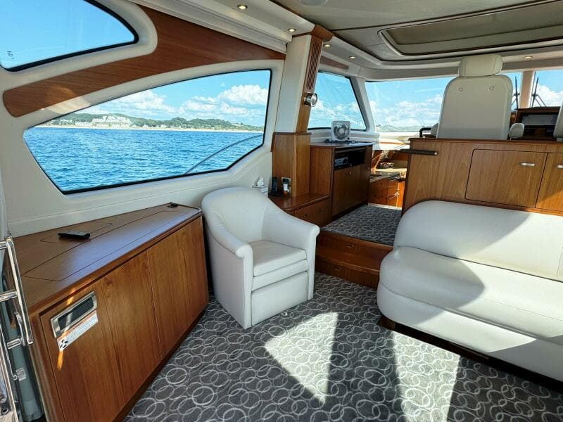 2014 Tiara Yachts 5800 Sovran