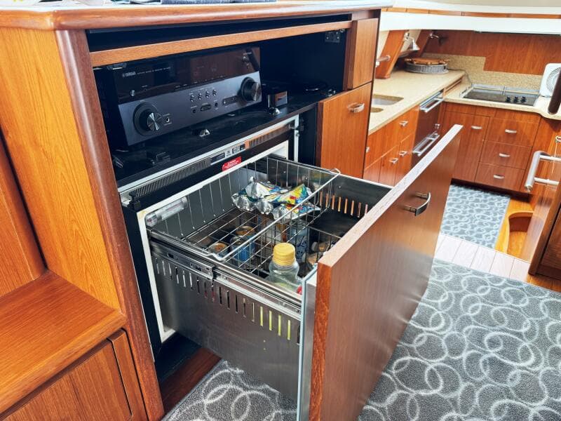 2014 Tiara Yachts 5800 Sovran