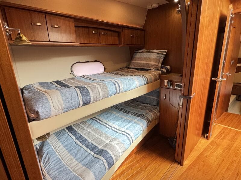 2014 Tiara Yachts 5800 Sovran