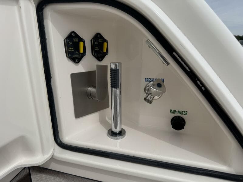 2014 Tiara Yachts 5800 Sovran