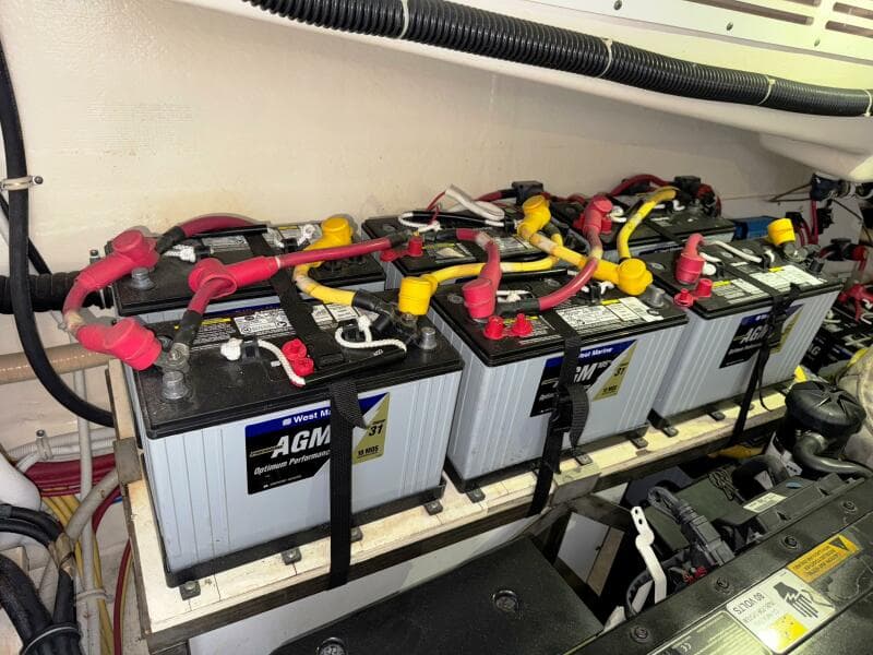 2014 Tiara Yachts 5800 Sovran