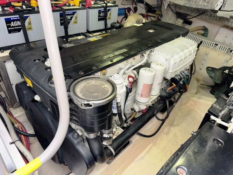 2014 Tiara Yachts 5800 Sovran