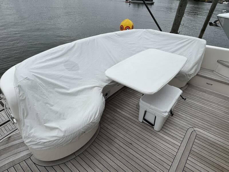 2014 Tiara Yachts 5800 Sovran