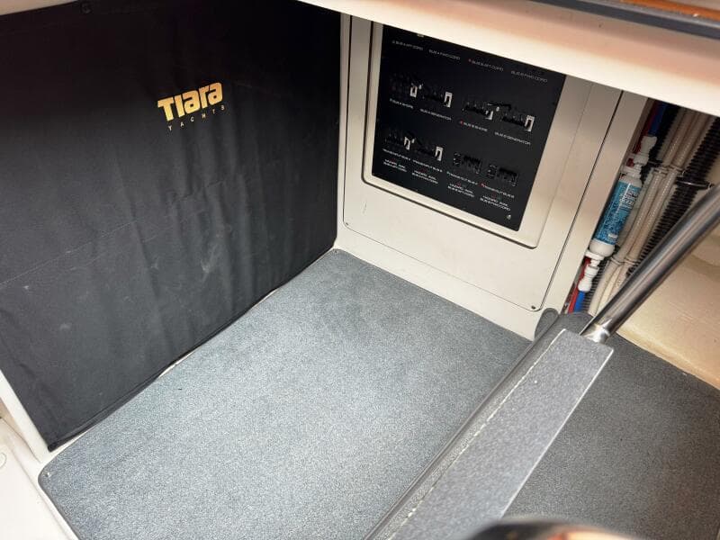 2014 Tiara Yachts 5800 Sovran