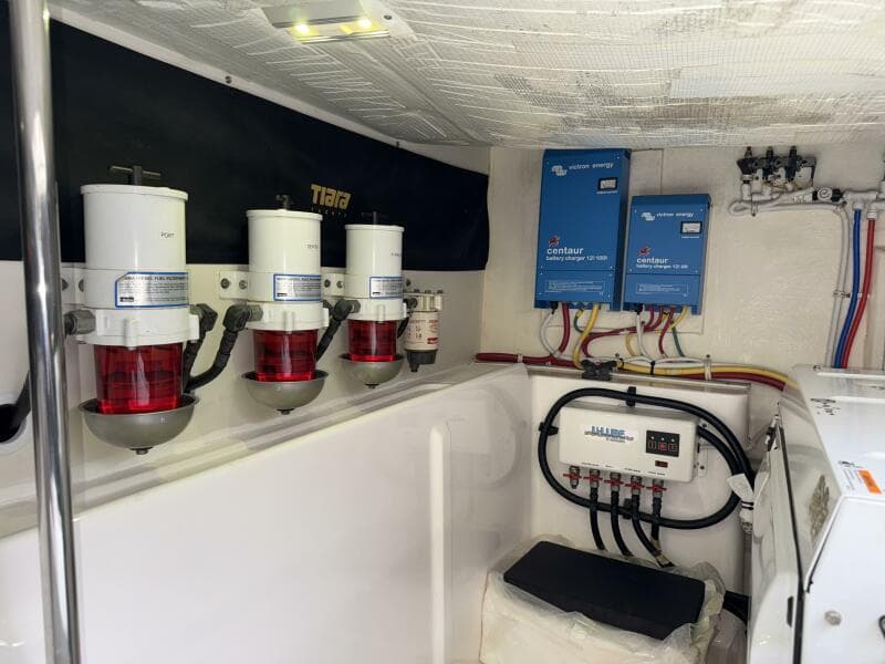 2014 Tiara Yachts 5800 Sovran