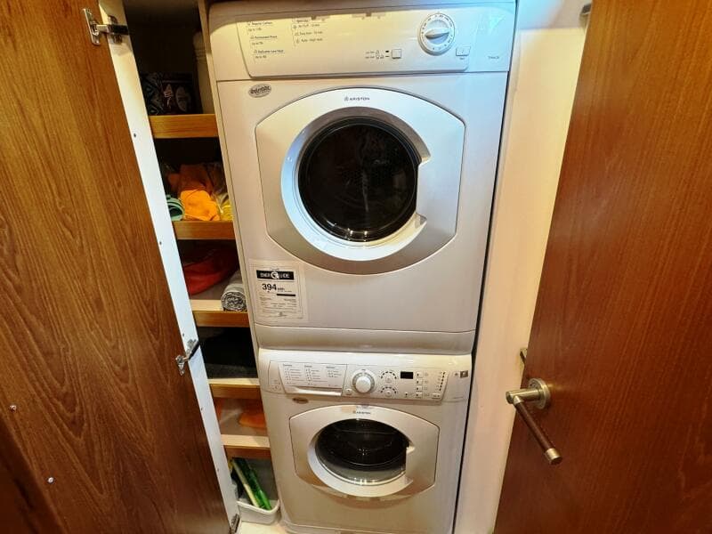 2014 Tiara Yachts 5800 Sovran