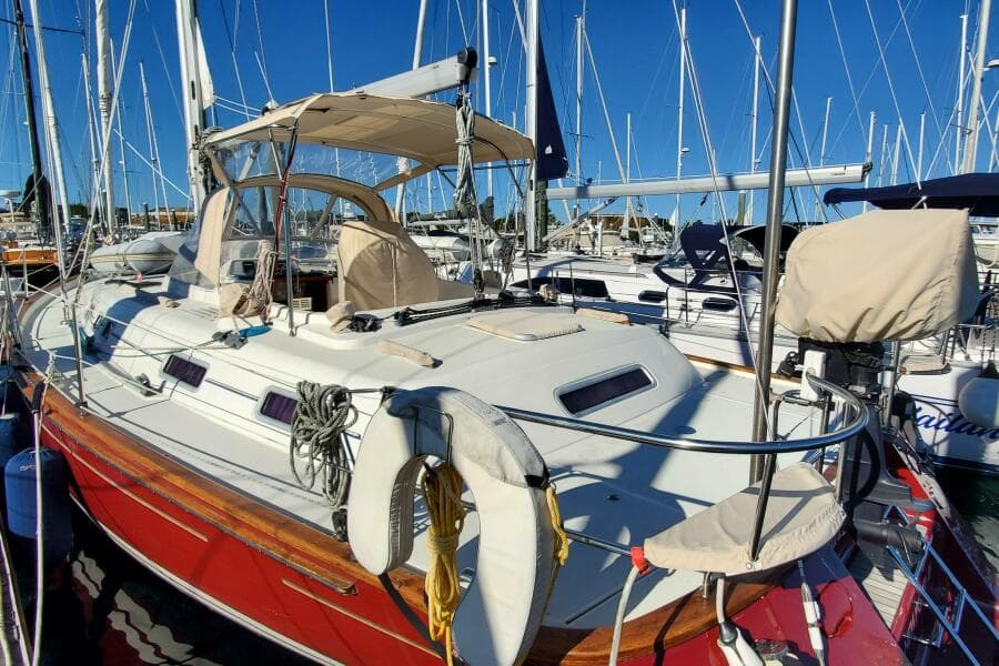 2001 Moody 42 Center Cockpit