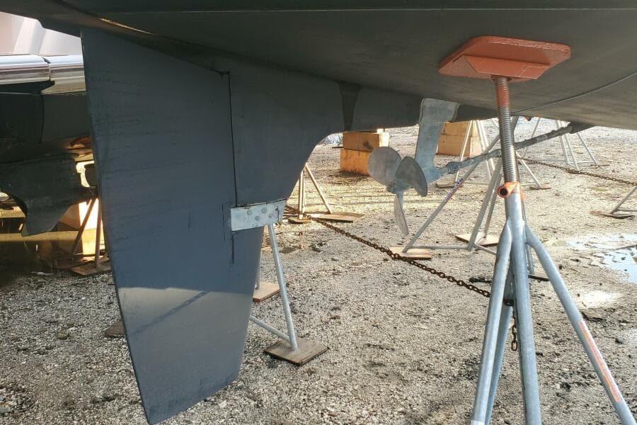 2001 Moody 42 Center Cockpit