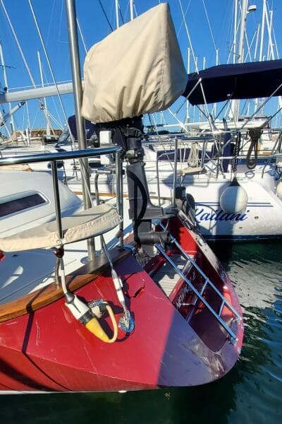 2001 Moody 42 Center Cockpit