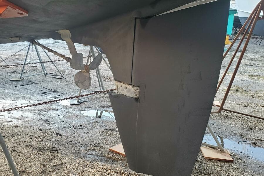 2001 Moody 42 Center Cockpit