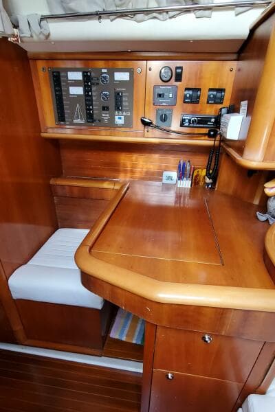 2001 Moody 42 Center Cockpit