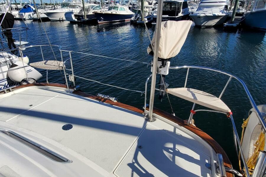 2001 Moody 42 Center Cockpit