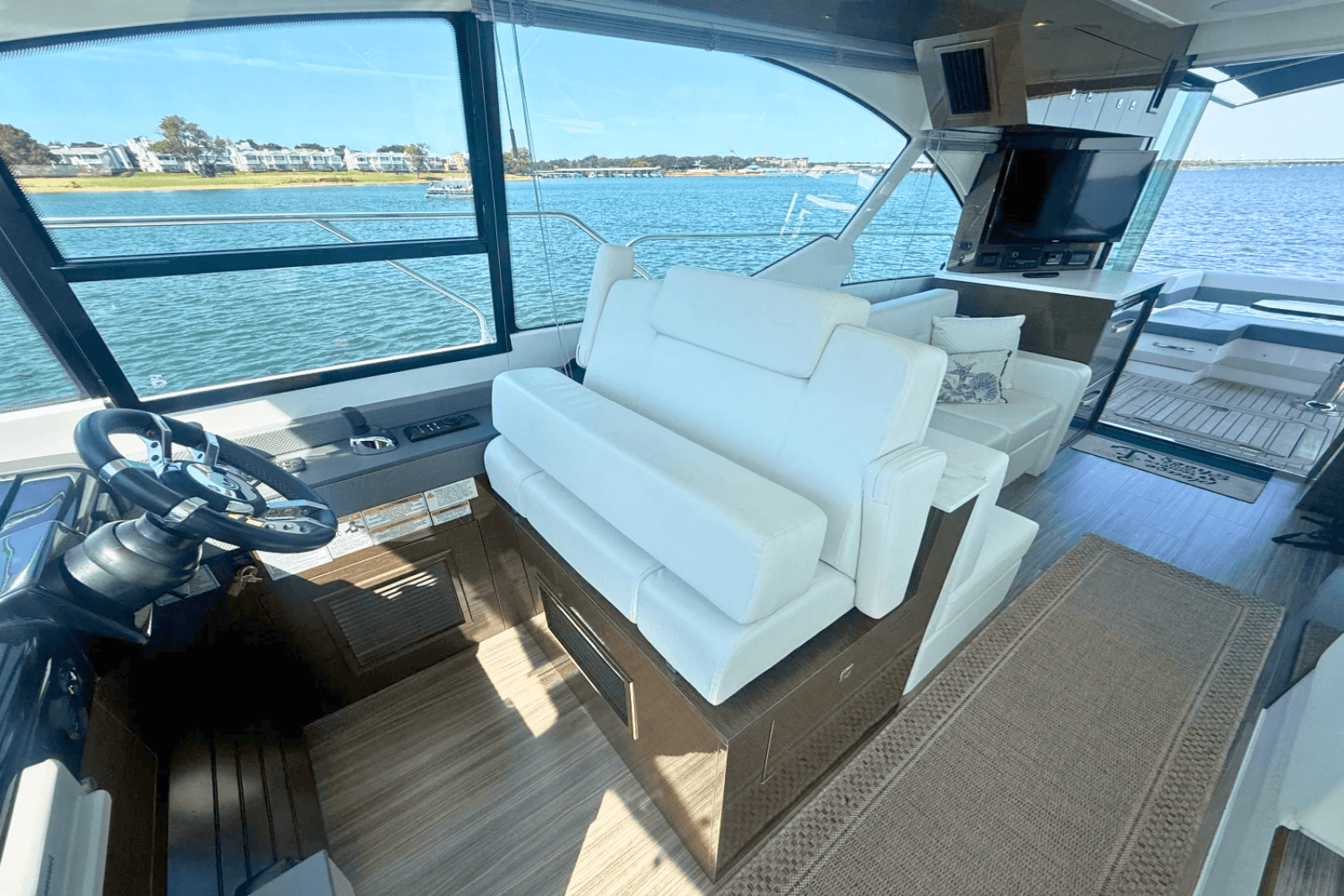 2020 Cruisers Yachts 50 CANTIUS