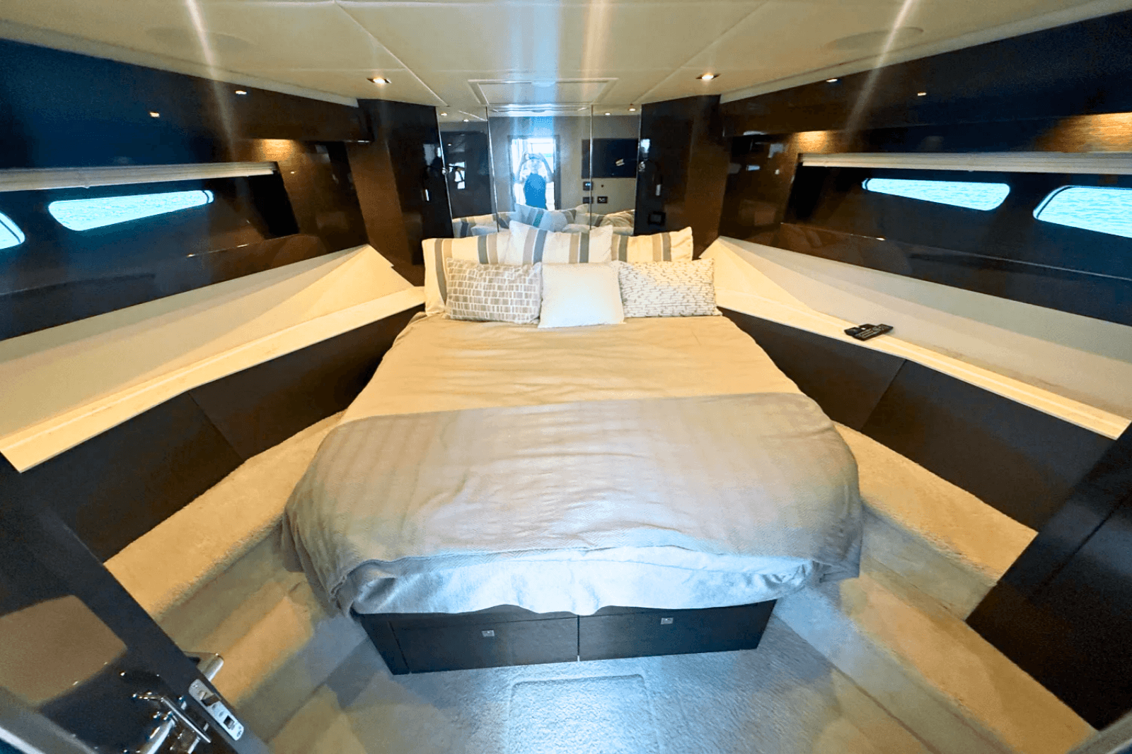 2020 Cruisers Yachts 50 CANTIUS