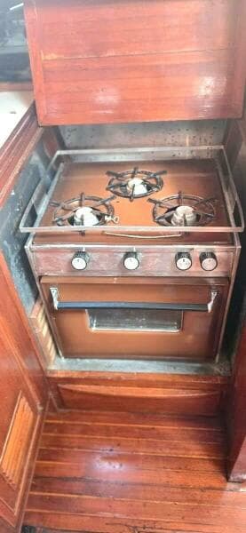 1986 Ta Chiao CT-38 AFT CABIN