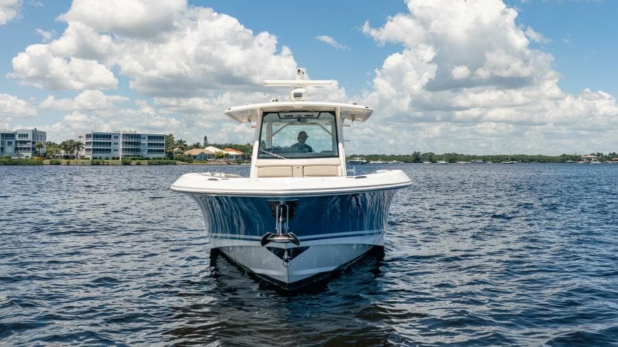 2018 Boston Whaler 380 Outrage