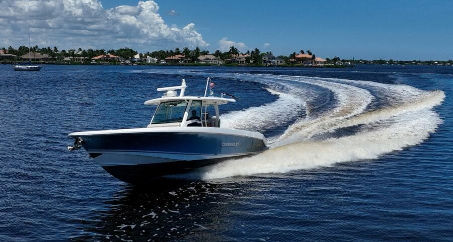 2018 Boston Whaler 380 Outrage
