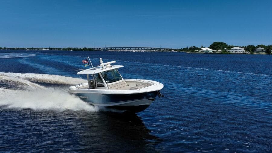 2018 Boston Whaler 380 Outrage