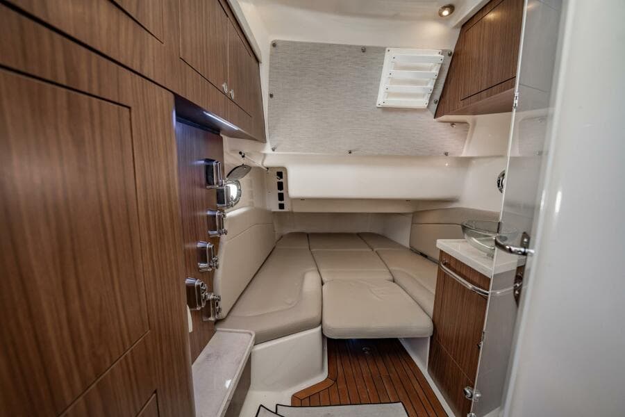 2018 Boston Whaler 380 Outrage