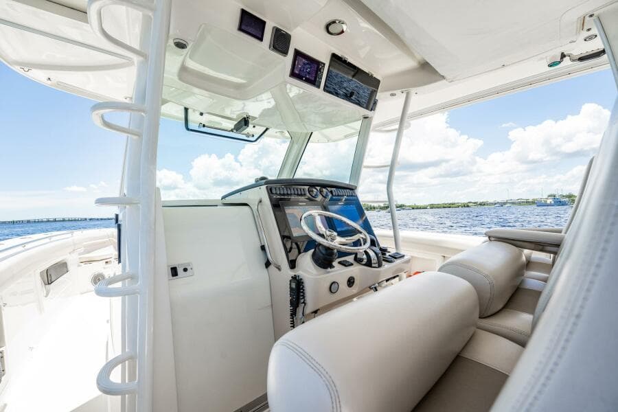 2018 Boston Whaler 380 Outrage