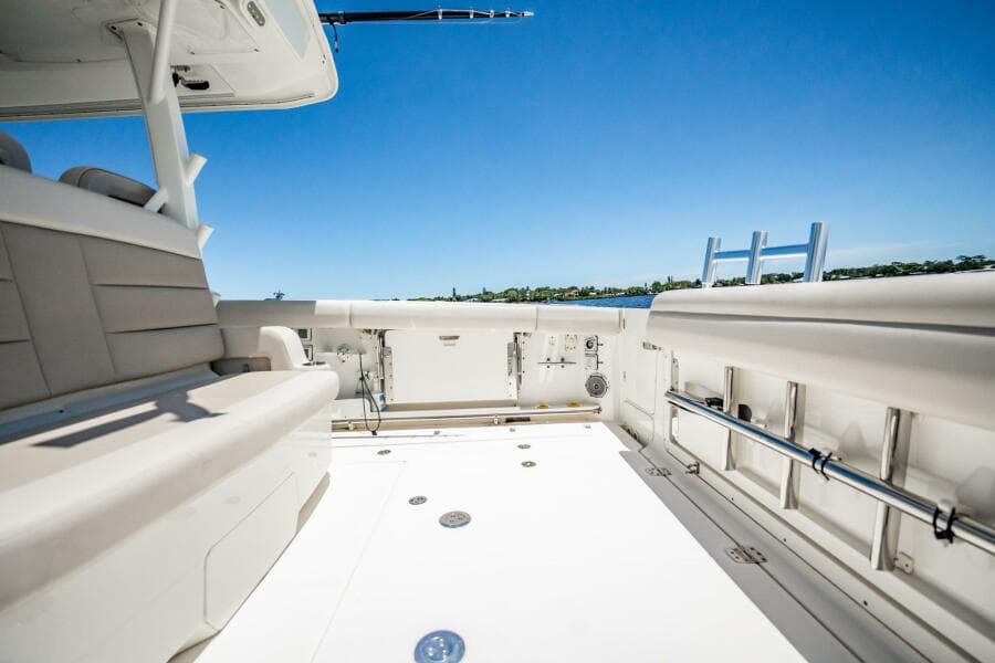 2018 Boston Whaler 380 Outrage