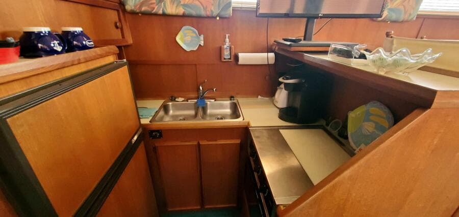 1987 Chris-Craft 362 Catalina