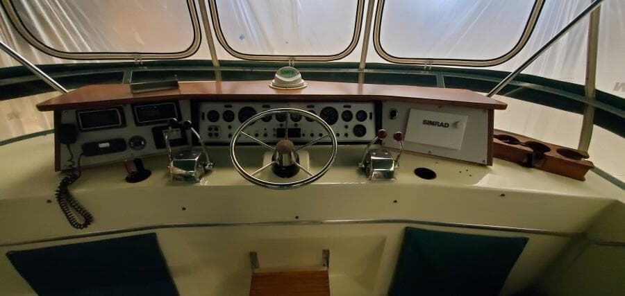 1987 Chris-Craft 362 Catalina