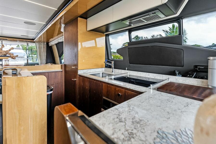 2017 Azimut 72 Flybridge