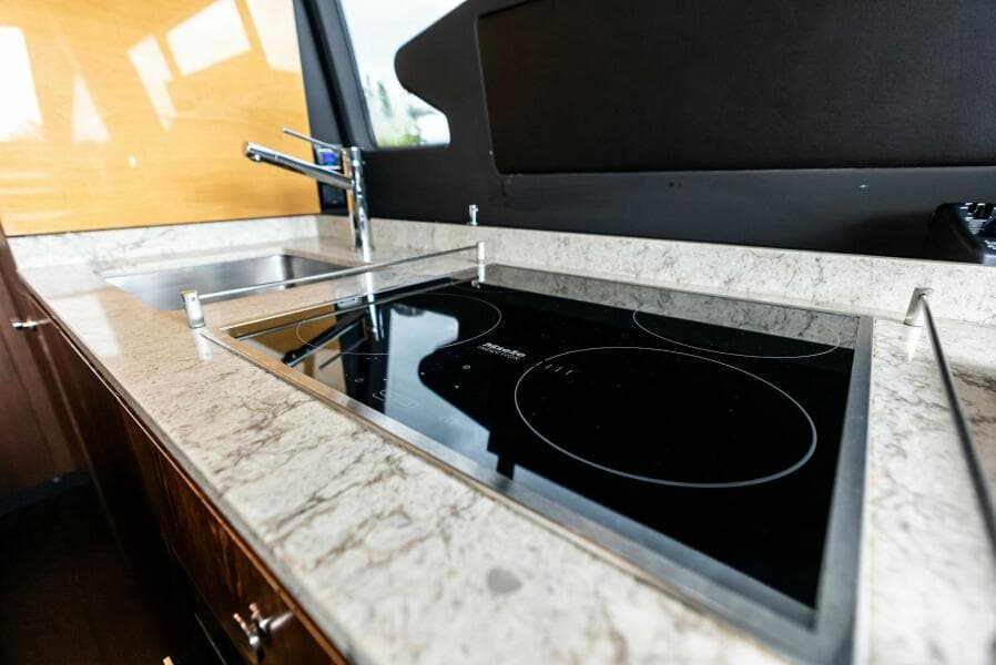 2017 Azimut 72 Flybridge