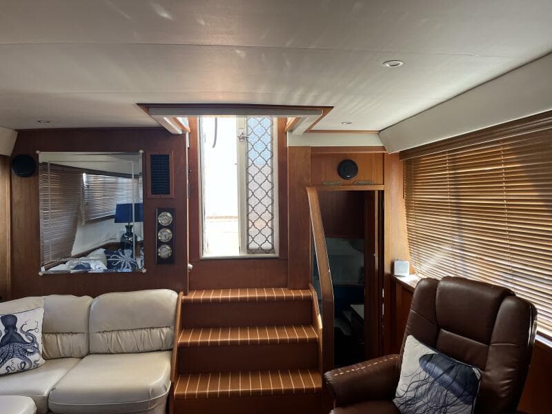 Carver 440 Aft Cabin